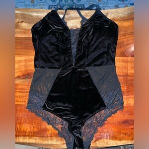 Gillian and O’Malley onesie size large